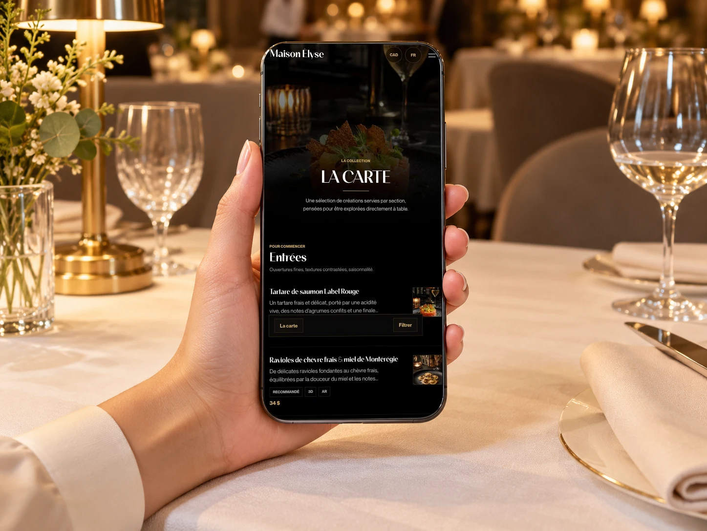 Photos de plats intégrées à la vraie carte Maison Élyse sur un téléphone
